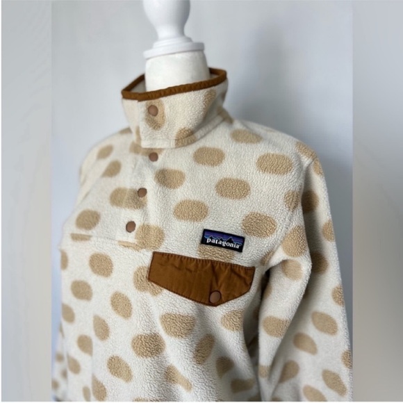 Patagonia Polka Dot Snap T Synchilla Fleece Pullover
Cream, Beige and Brown - Picture 5 of 10